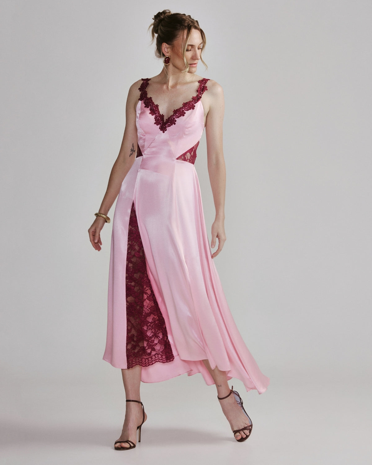 Vestido Slip Dress de Cetim Rosa Bebê