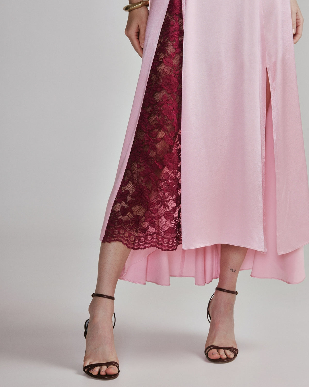 Vestido Slip Dress de Cetim Rosa Bebê