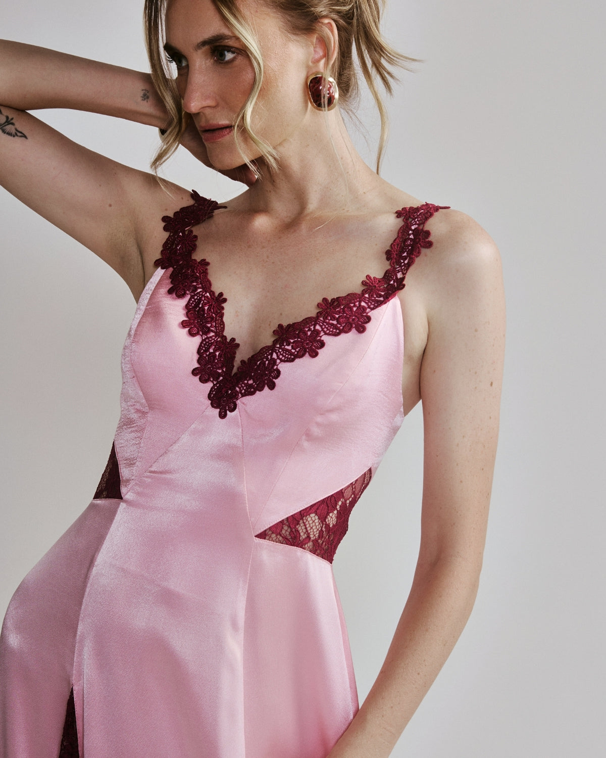 Vestido Slip Dress de Cetim Rosa Bebê