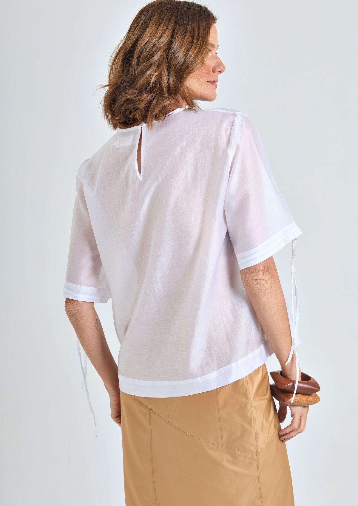Camiseta Transparente com Manga Regulável  Branca