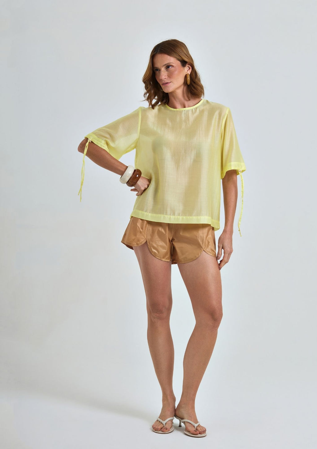 Camiseta Transparente com Manga Regulável Amarela