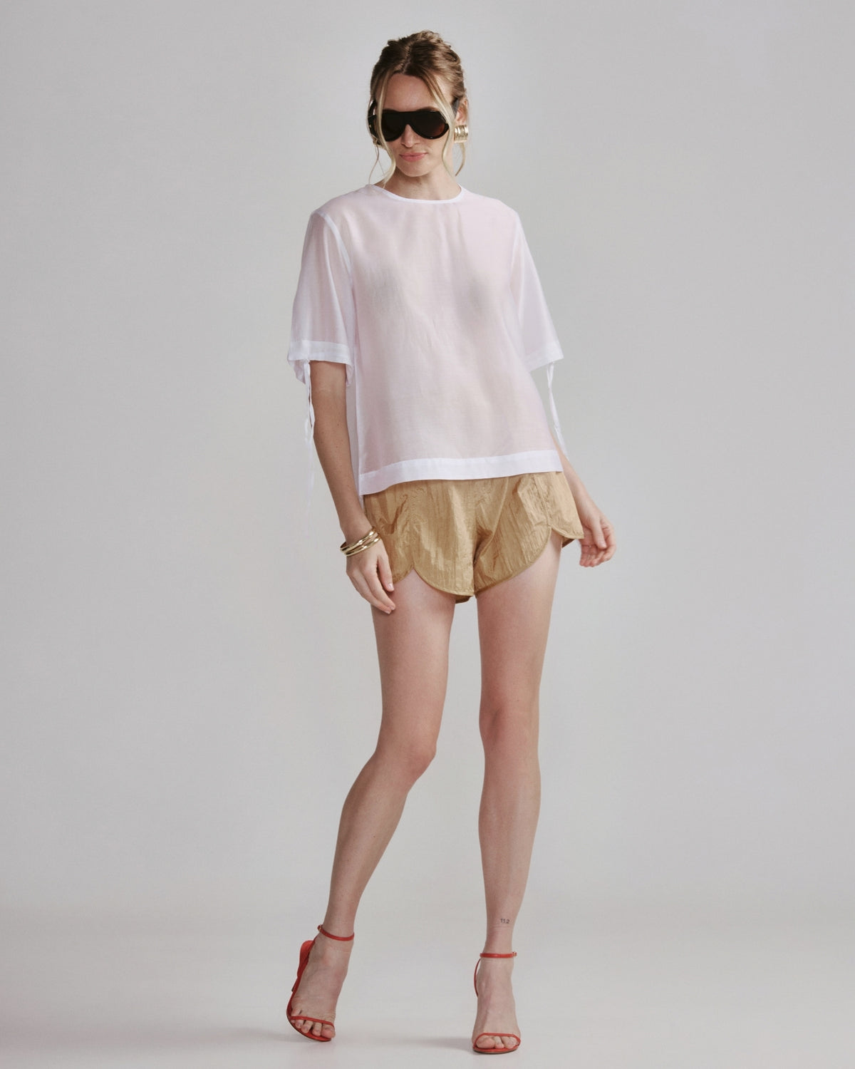 Camiseta Transparente com Manga Regulável  Branca
