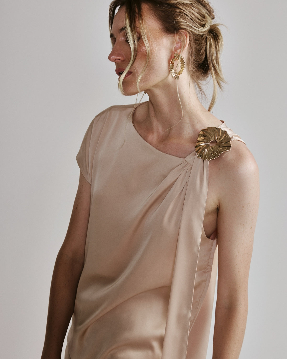 Blusa de Cetim Champagne