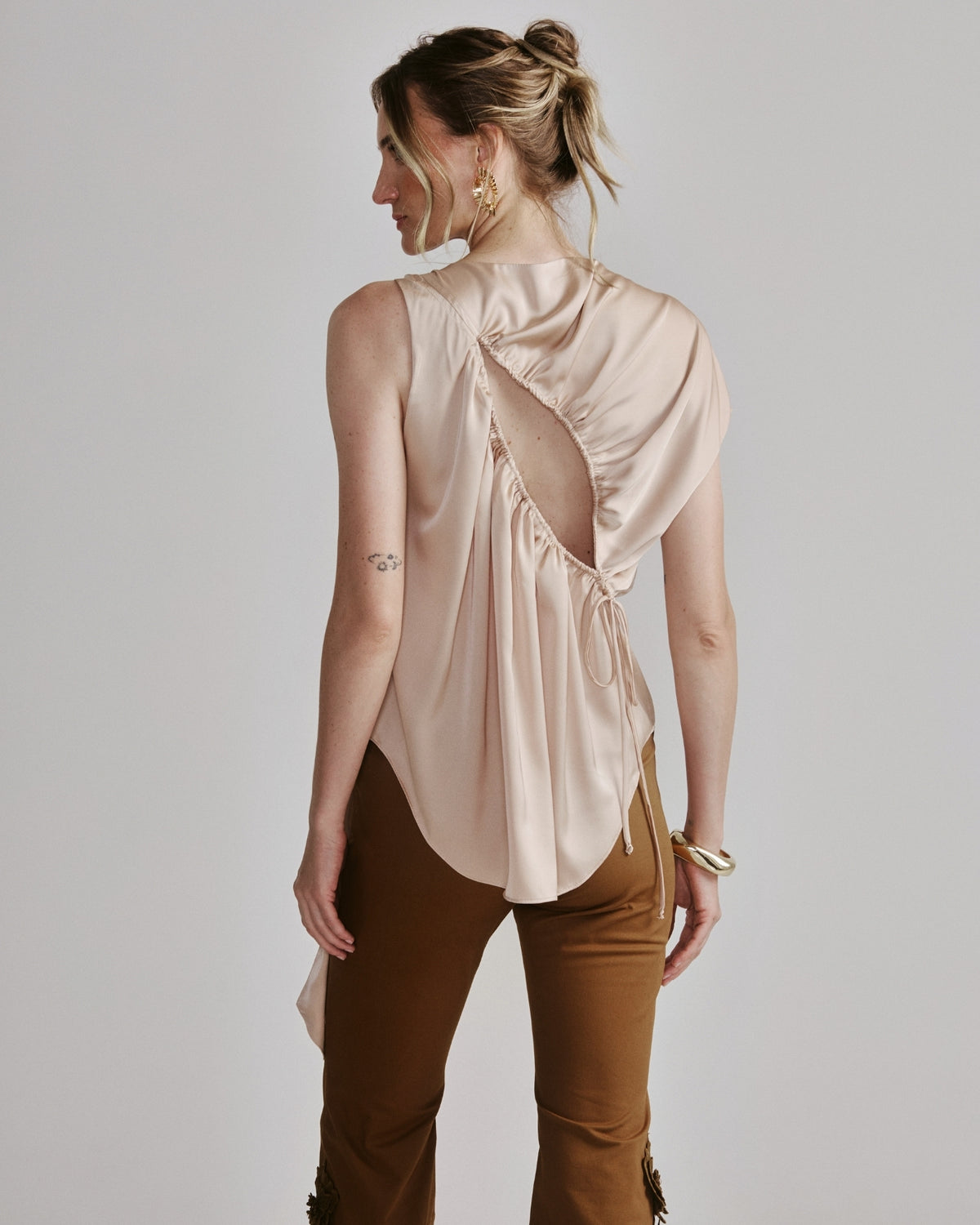 Blusa de Cetim Champagne