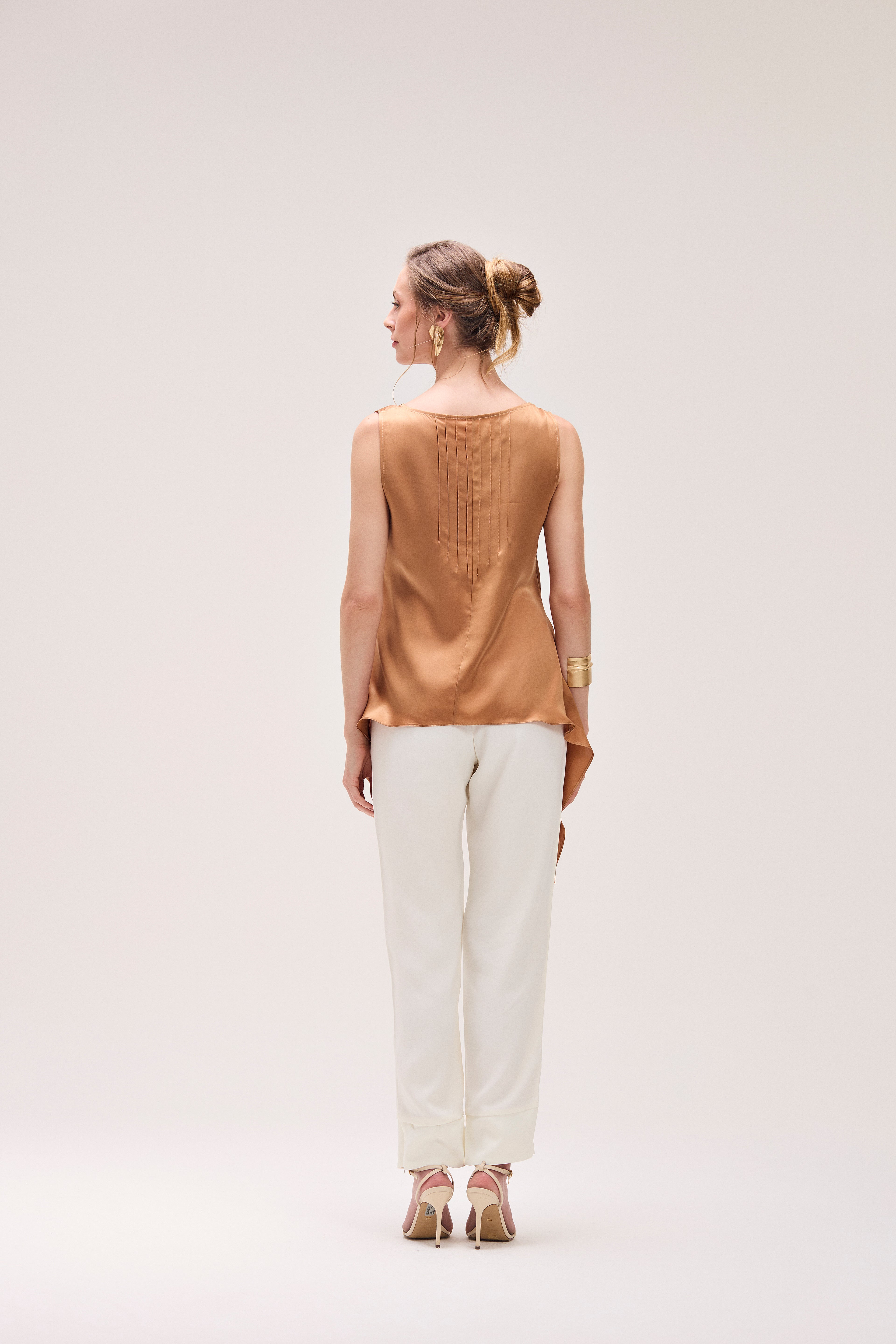 Regata Seda Silêncio Marrom